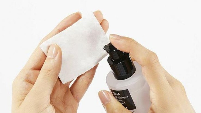 5 Produk Exfoliating BHA Terbaru yang Ampuh Usir Jerawat dan Komedo