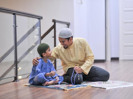 3 Tips Mengajarkan Anak Tata Cara Sholat Tarawih