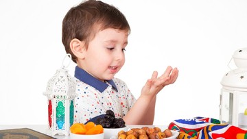 TIPS MENGAJARKAN ANAK BERPUASA DI BULAN RAMADAN