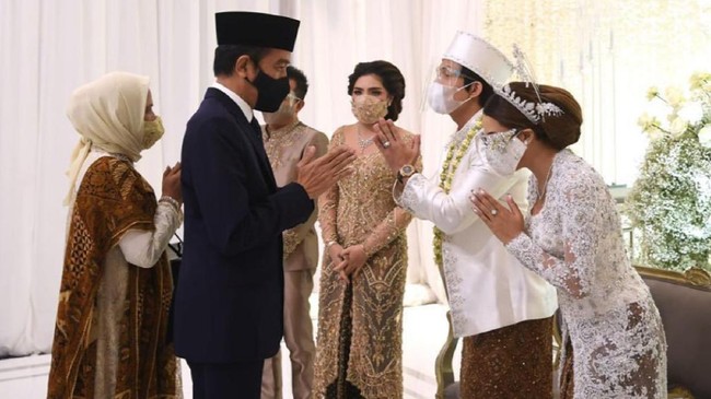 Berita siklon tropis Seroja atau banjir di Nusa Tenggara Timur (NTT) disebut tertutupi oleh isu pernikahan Atta Halilintar dan Aurel.