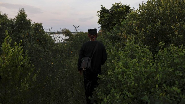FOTO: Menyelamatkan Hutan Bakau Lewat Dongeng dan Boneka