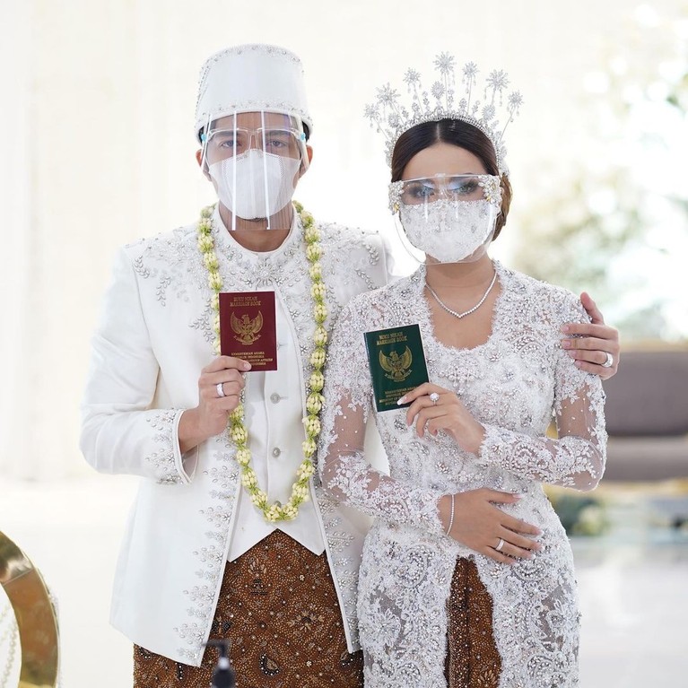 Deretan Momen Pernikahan Atta dan Aurel Atta Halilintar dan Aurel Hermansyah sudah resmi menikah. Berikut deretan momen pernikahan keduanya!