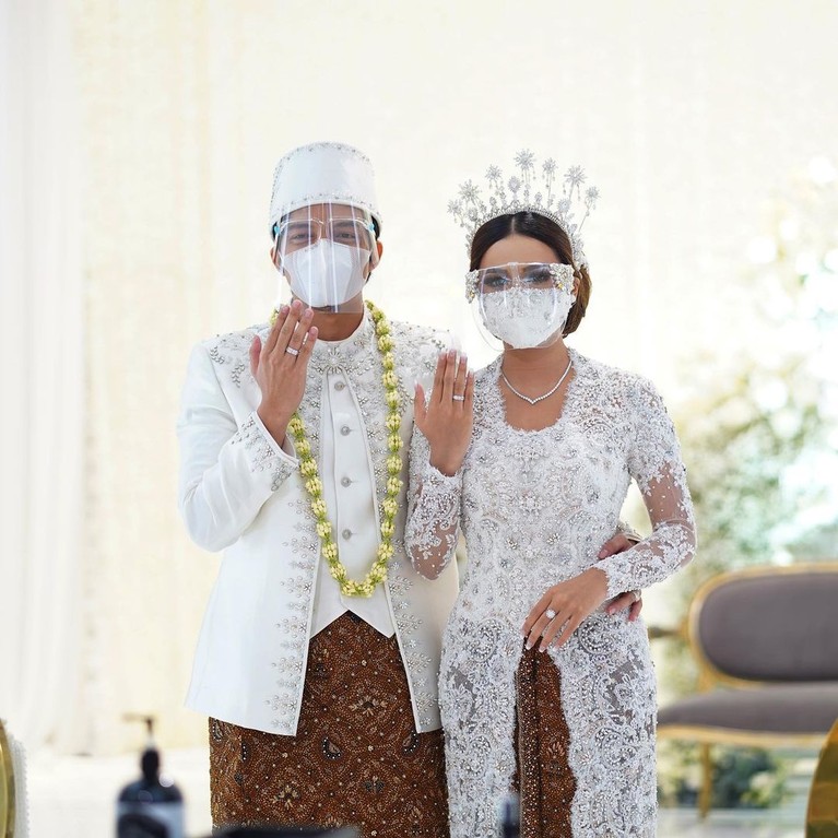 Deretan Momen Pernikahan Atta dan Aurel Atta Halilintar dan Aurel Hermansyah sudah resmi menikah. Berikut deretan momen pernikahan keduanya!