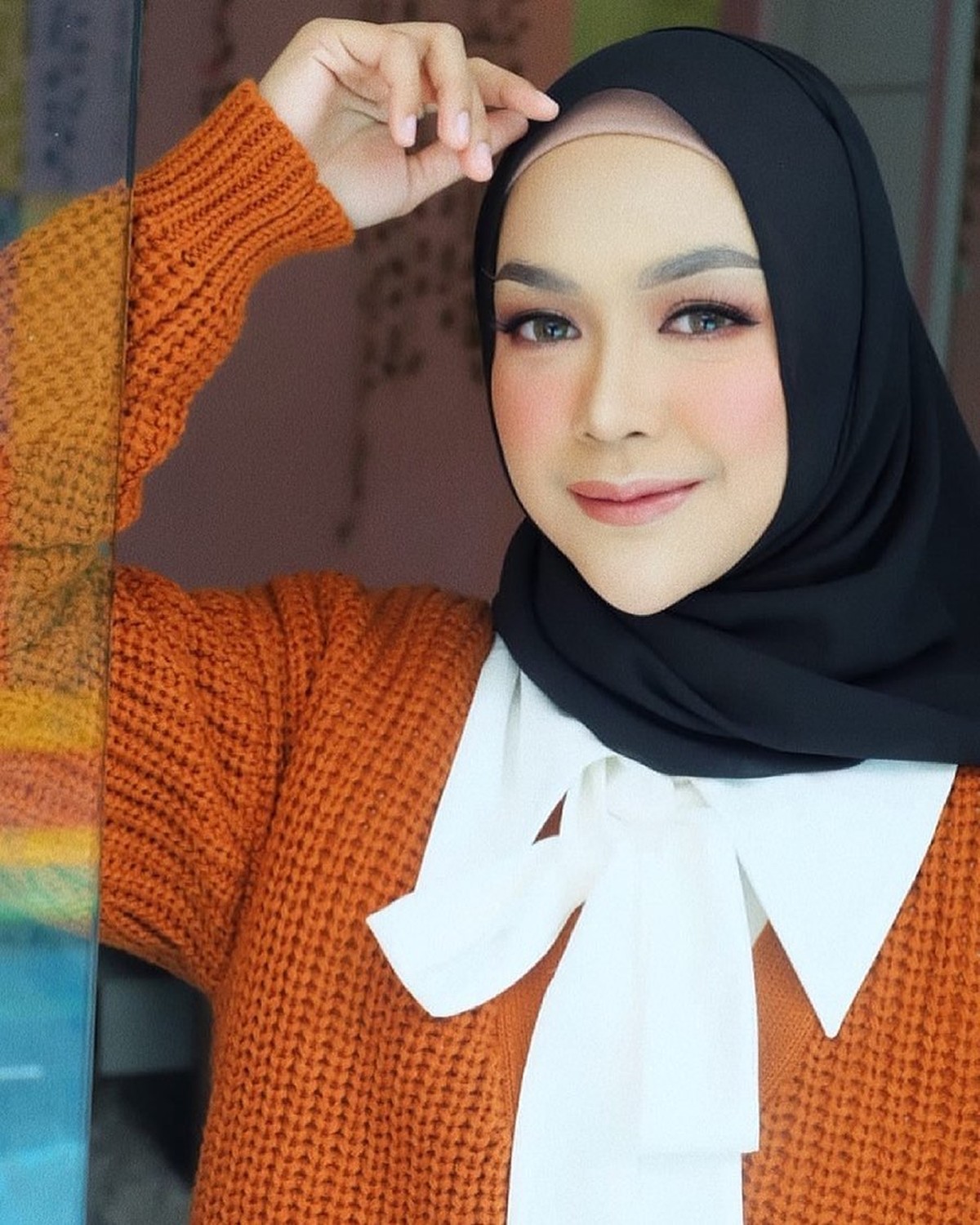 Dikenal sebagai sahabat karib Atta Halilintar&comma; Si cantik Ria Ricis mengaku tak diundang ke acara pernikahan Atta dan Aurel&period; Intip yuk potret cantik&comma; Ria Ricis&excl;