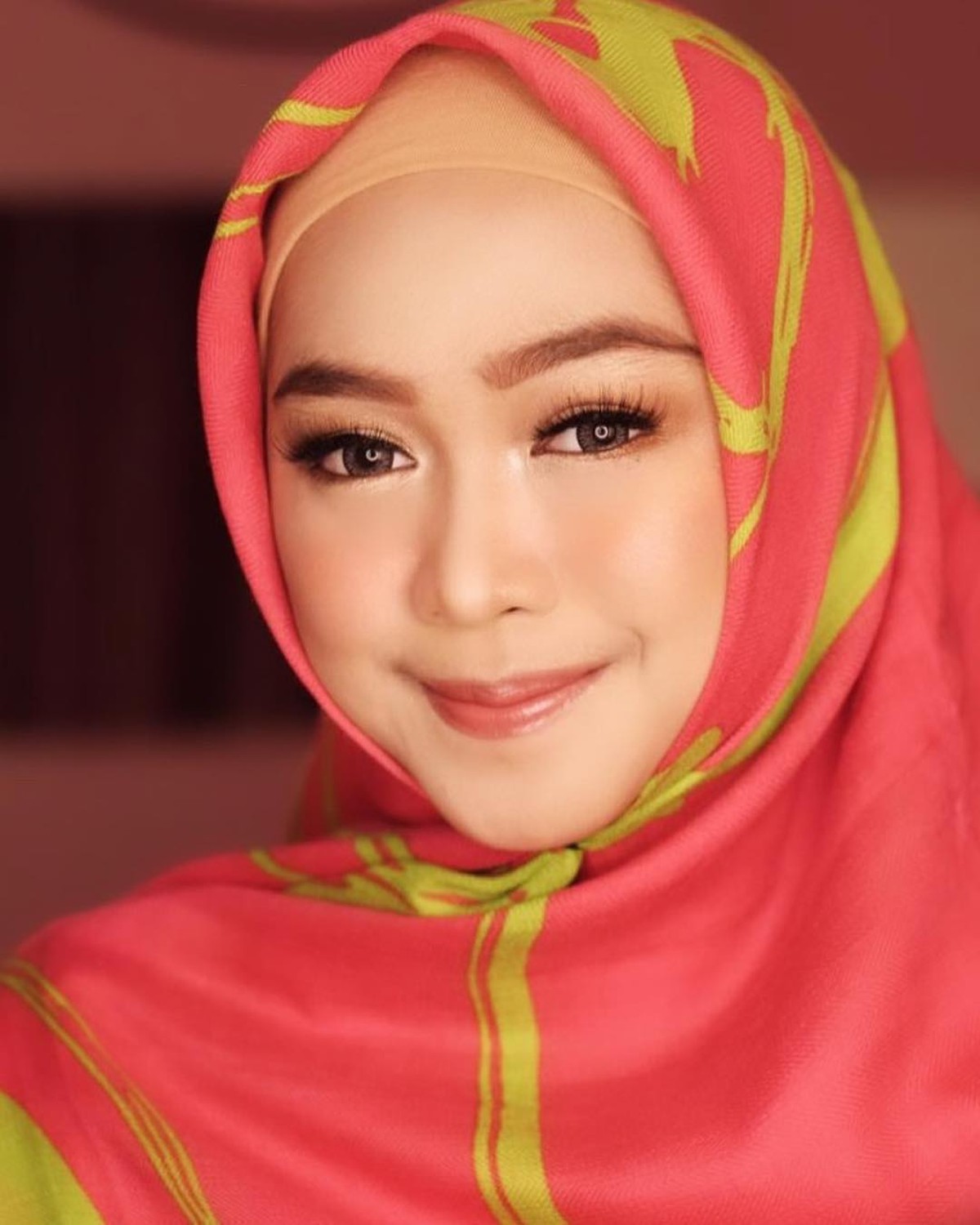 Dikenal sebagai sahabat karib Atta Halilintar&comma; Si cantik Ria Ricis mengaku tak diundang ke acara pernikahan Atta dan Aurel&period; Intip yuk potret cantik&comma; Ria Ricis&excl;