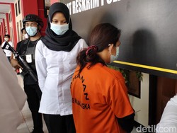 Jabar Sepekan: Ibu Jadikan Anak Budak Seks-Pemobil Tewas Dilempar Batu
