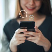 Nggak Kontak Fisik Sih, Tapi Rutin Berkirim Pesan? Waspada Selingkuh 'Micro Cheating'!