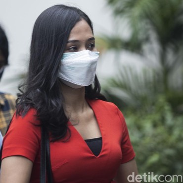 Model Era Setyowati Tuduh Komisaris BUMN Tega Telantarkan Anak