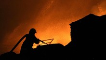 Kebakaran Blok F Pasar Minggu Diduga Akibat Puntung Rokok