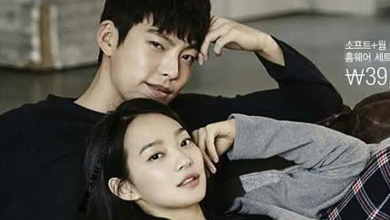 Kim Woo Bin dan Shin Min Ah Akan Menikah 2021 Setelah berpacaran selama 6 tahun, Kim Woo Bin dan Shin Min Ah dikabarkan akan menikah 2021