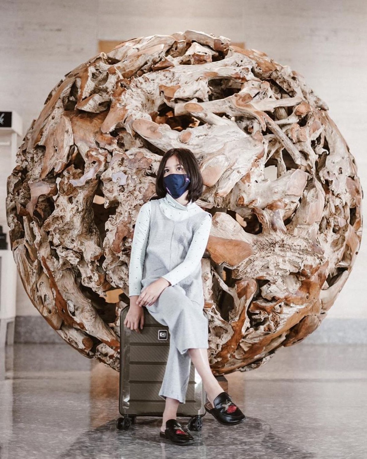 Putri pertama Ahmad Dhani dan Mulan Jameela&comma; Safeaa Ahmad kini telah beranjak remaja&period; Terlihat makin modis dan stylish berikut transformasi nya&excl;