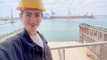 PEREMPUAN MESIR PERTAMA YANG JADI KAPTEN KAPAL