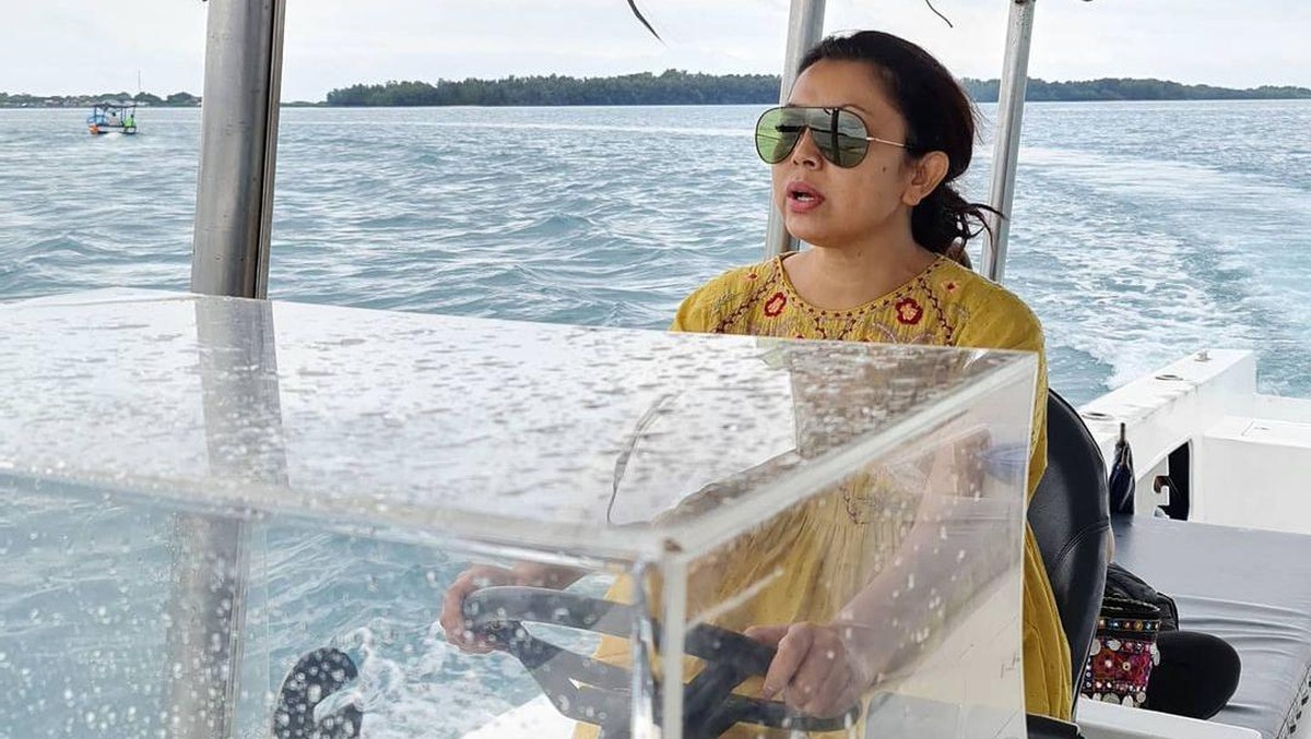 Mayangsari baru saja mengunggah momen liburan bersama keluarga tercintanya&period; Yuk intip momen liburan mayangsari&excl;