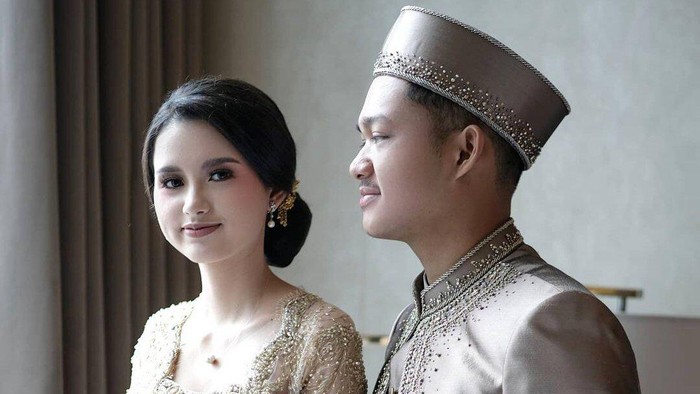 Pesona Sarah Menzel di Acara Akad Nikah Atta-Aurel