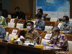 Janji (Palsu) Transisi Energi