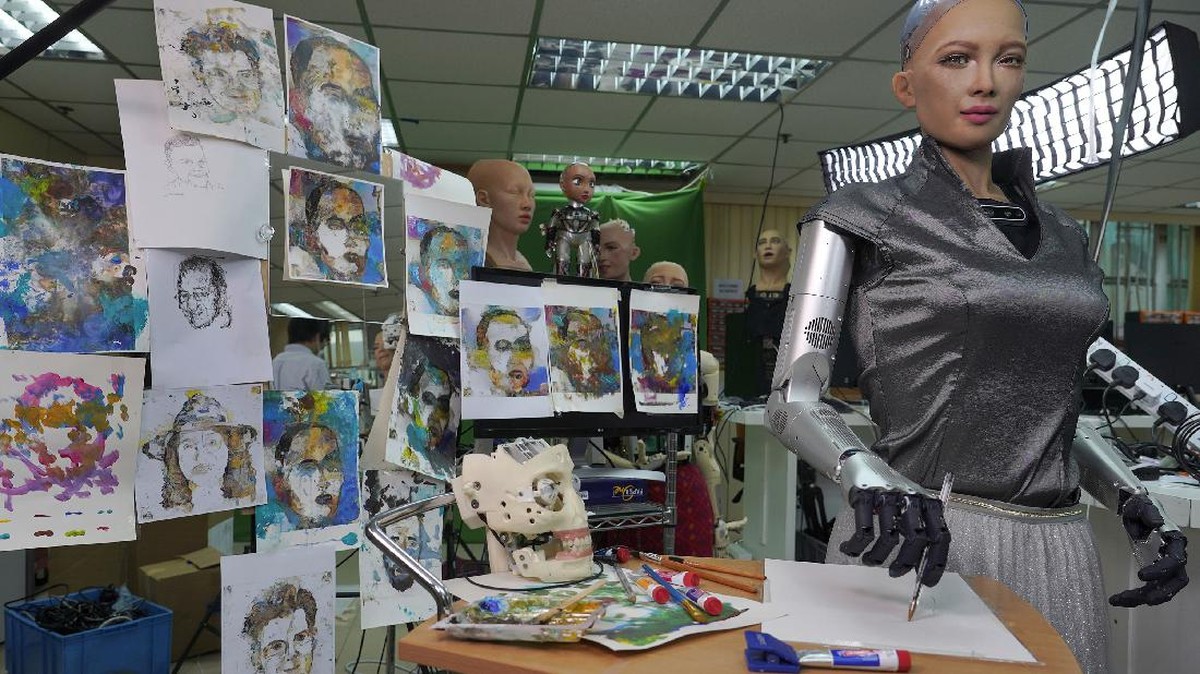 FOTO: Sophia, Sang Robot Seniman Berharga Rp10 Miliar