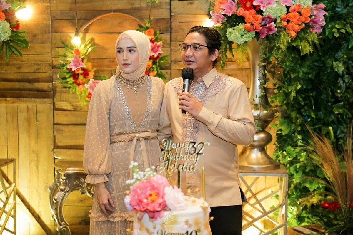 Pasha dan Adelia baru saja merayakan anniversary pernikahan mereka ke 10 Tahun&period; Yuk intip momen sweet mereka berdua&excl;