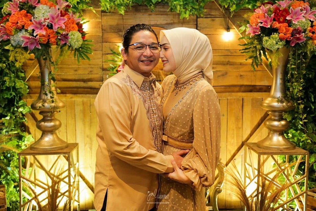 Pasha dan Adelia baru saja merayakan anniversary pernikahan mereka ke 10 Tahun&period; Yuk intip momen sweet mereka berdua&excl;