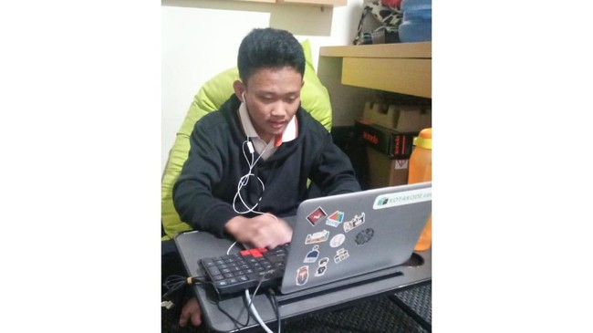 Adithya Firmansyah Putra, bocah berusia 16 tahun bercerita kiprahnya bisa menjadi mentor 3000 programmer di perusahaan startup.