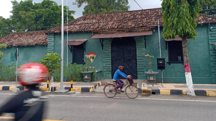 bangunan bekas penjara militer yang angker di Jalan Ahmad Yani.