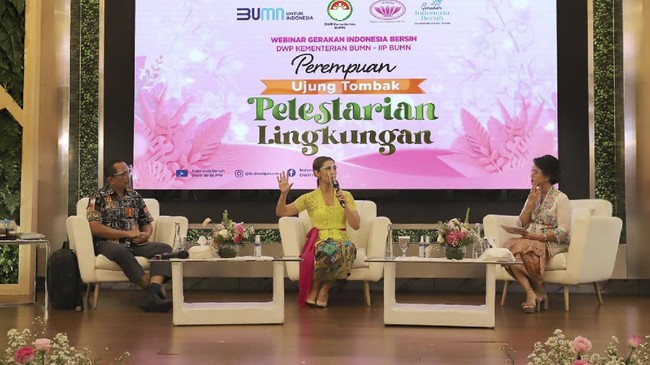 Webinar Gerakan Indonesia Bersih yang mendorong wanita Indonesia untuk menjadi ujung tombak pelestarian lingkungan ini diadakan pada Selasa (6/4).