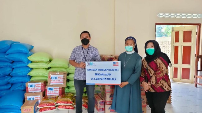 BRI Group bergerak cepat membenrikan bantuan tanggap bencana bagi masyarakat terdampak bencana banjir baik di wilayah NTB maupun NTT.