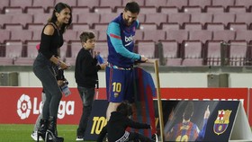 Barcelona Gelar Penghormatan untuk Rekor Messi
