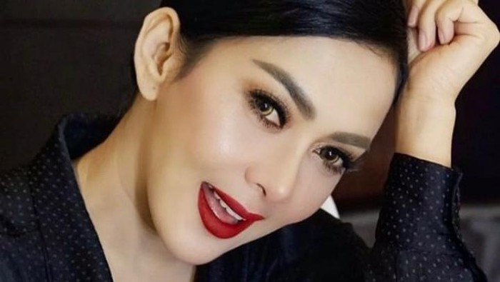 Bikin Glowing, Skincare Artis Ini Bisa Kamu Coba di Rumah Lho!