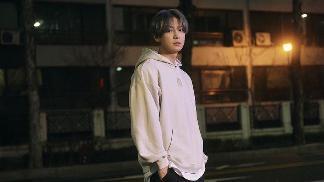Video musik terbaru Chanyeol EXO, Tomorrow, resmi dirilis pada Selasa (6/4).