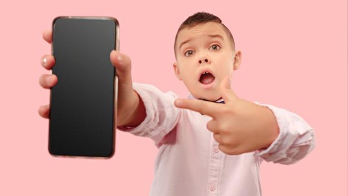 Etika Bermain Media Sosial yang Harus Diajarkan Pada Anak