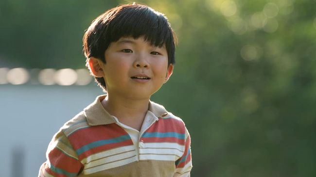 Review Film: Minari Review Minari menilai, dengan kisah yang personal dan menyentuh sanubari orang Asia, film ini layak masuk menjadi nominasi Best Picture Oscar 2021.