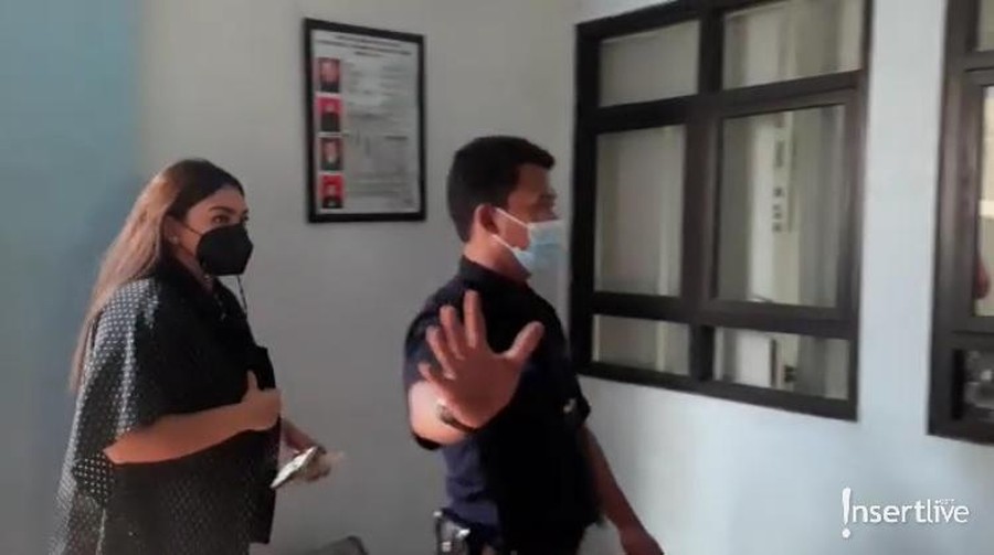 Setelah sidang perdana, hari ini Selasa (6/4) Thalita Latief dan Dennis Lyla melaksanakan mediasi. Inilah penampakan mediasi Thalita Latief dan Dennis Lyla!