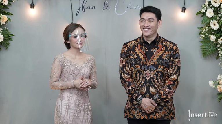 Momen Lamaran Ifan Seventeen dan Citra Monica Berikut adalah momen lamaran Ifan Seventeen dan Citra Monica