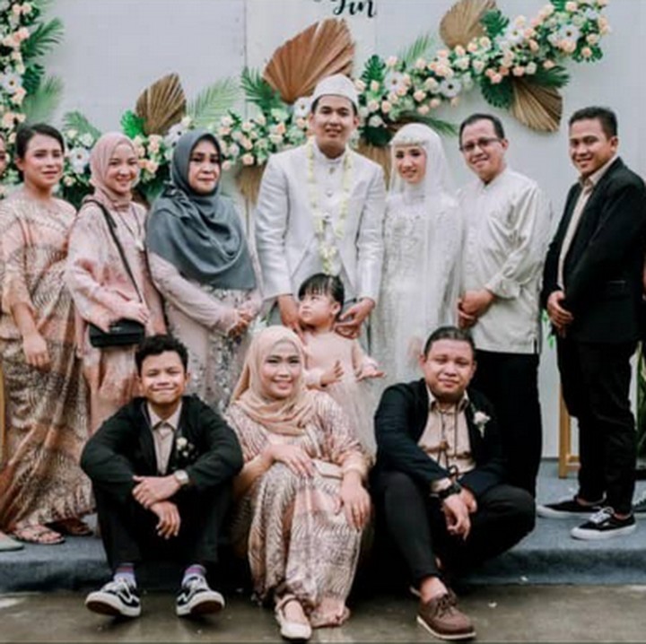<p>Sebelumya, ia tersandung skandal perselingkuhan dalam rumah tangga rekan dalam grup Sabyan Gambus, Ayus dan Ririe Fairus. (Foto: dok instagram @Nissa Sabyan)</p>