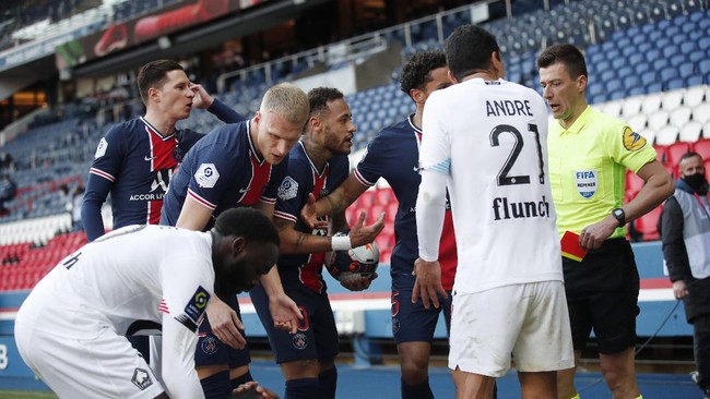 Lille punya peluang bagus menghentikan dominasi Paris Saint-Germain untuk juara Ligue 1. Berikut syarat Lille juara Liga Prancis.