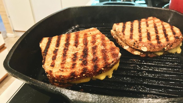 Sandwich Keju Tomat dan Alpukat