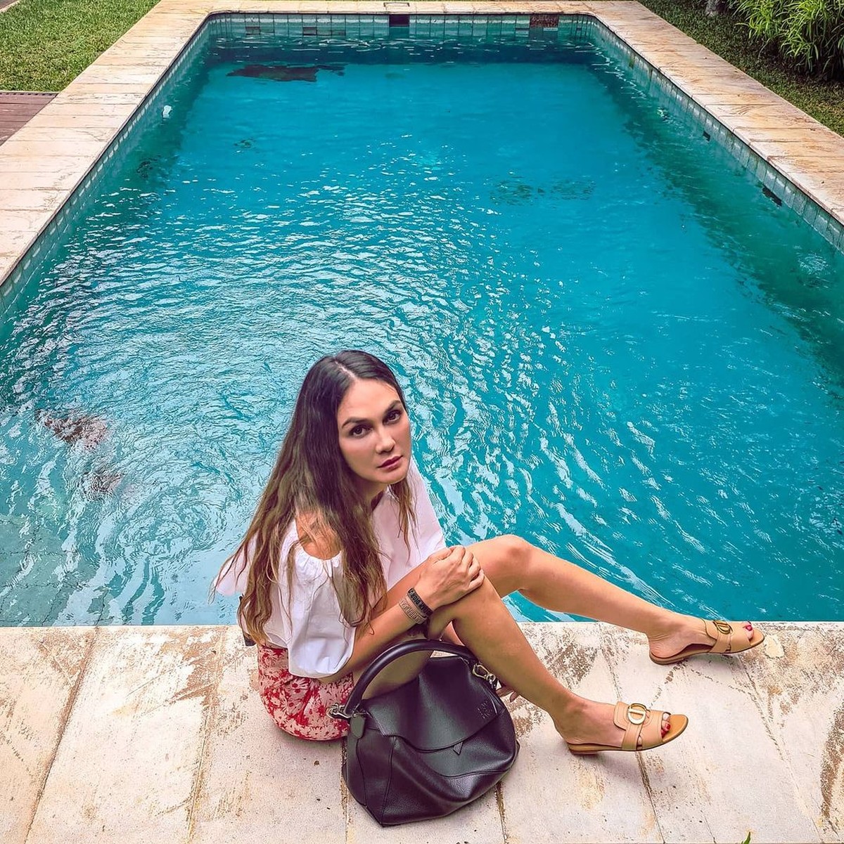 Luna Maya akhir-akhir ini menjadi sorotan karena candaannya terkait penyakit mental&period; Berikut potret cantik Luna&excl;