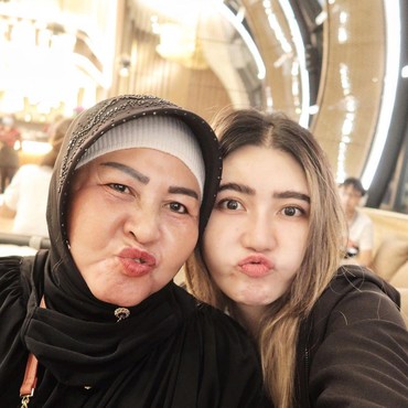 Ibu Dicibir bak Toko Emas Berjalan, Via Vallen Sabar Balas lewat Komentar