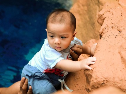 30 Rangkaian Nama Bayi Laki-laki Terinspirasi dari Anak Artis, Unik  & Aesthetic