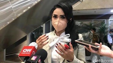 img-title Krisdayanti Sedih Ramadhan Pertama Jauh dari Raul Lemos