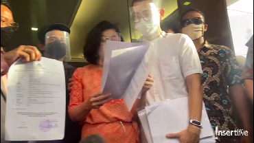 Sambil Menangis, Desiree Jawab Isu Selingkuh dari Hotma Sitompul