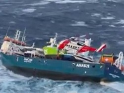 Dramatis! Detik-detik Evakuasi ABK Kapal Kargo di Laut Norwegia