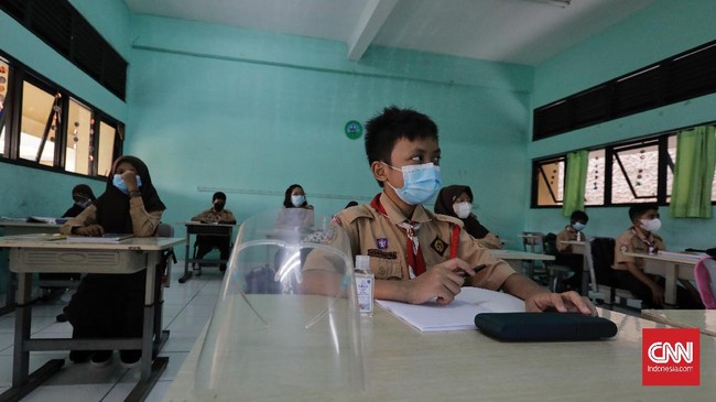 KPAI mengingatkan Pemprov DKI untuk mempertimbangkan jumlah kasus Covid-19 sebelum merealisasikan pembelajaran tatap muka yang ditargetkan berlangsung Juli.