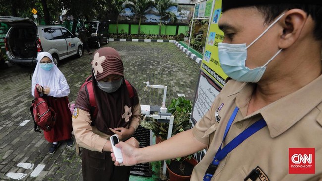 Uji coba sekolah tatap muka di Jakarta diundur dari 7 Juni menjadi 9 Juni mendatang karena asesmen ke 300 sekolah belum rampung.