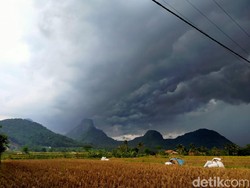Cerita Manusia Berkepala Anjing Penjaga Gunung Sanggabuana Karawang