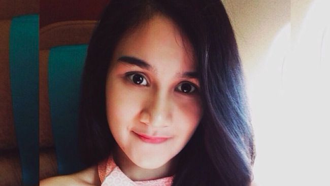 Viral video Miss Eco International dari Indonesia, Intan Wisni, yang tampak kesulitan dan tak lancar menjawab pertanyaan juri.