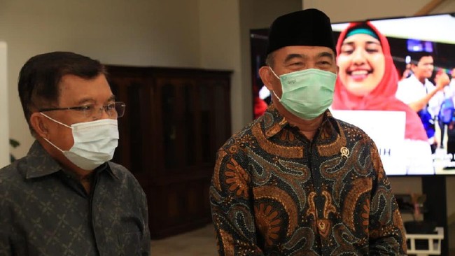 Muhadjir mengklaim pemerintah sedang menggencarkan vaksinasi Covid-19 pada anak demi mendukung berjalannya PTM terbatas.