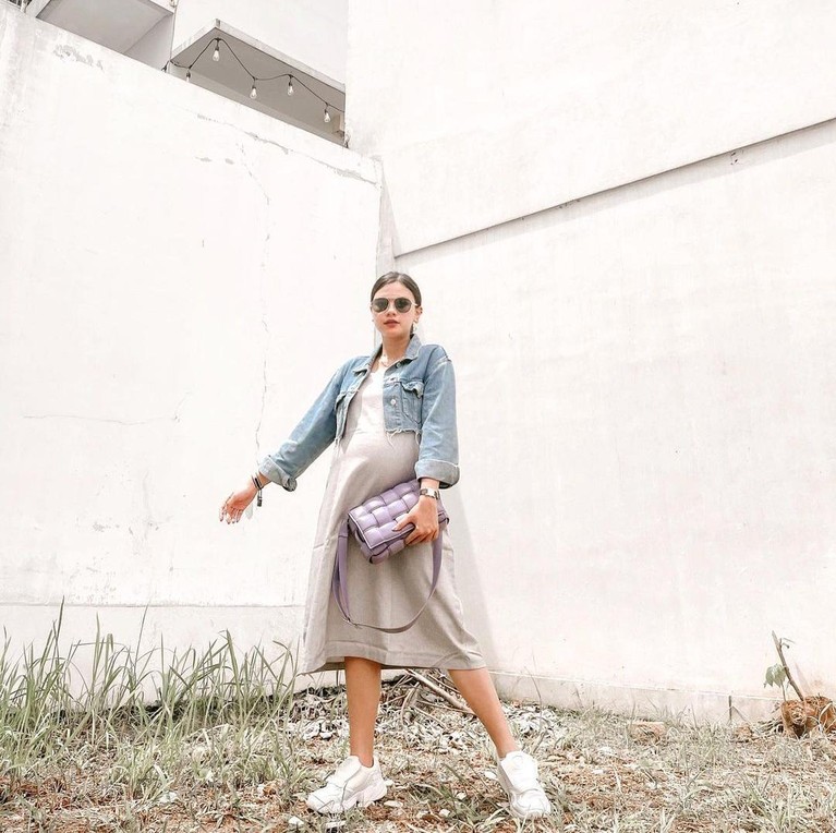 Kece Abis, Ini 9 OOTD Audi Marissa Saat Hamil Anak Pertama Audi Marissa telah melahirkan anak pertamanya pada hari ini (7/4). Yuk intip OOTD Audi saat hamil anak pertama, kece abis!