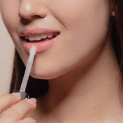 Lagi populer, Ini Dia Rekomendasi 3 Clear Gloss Lokal yang Nyaman Di Bibir