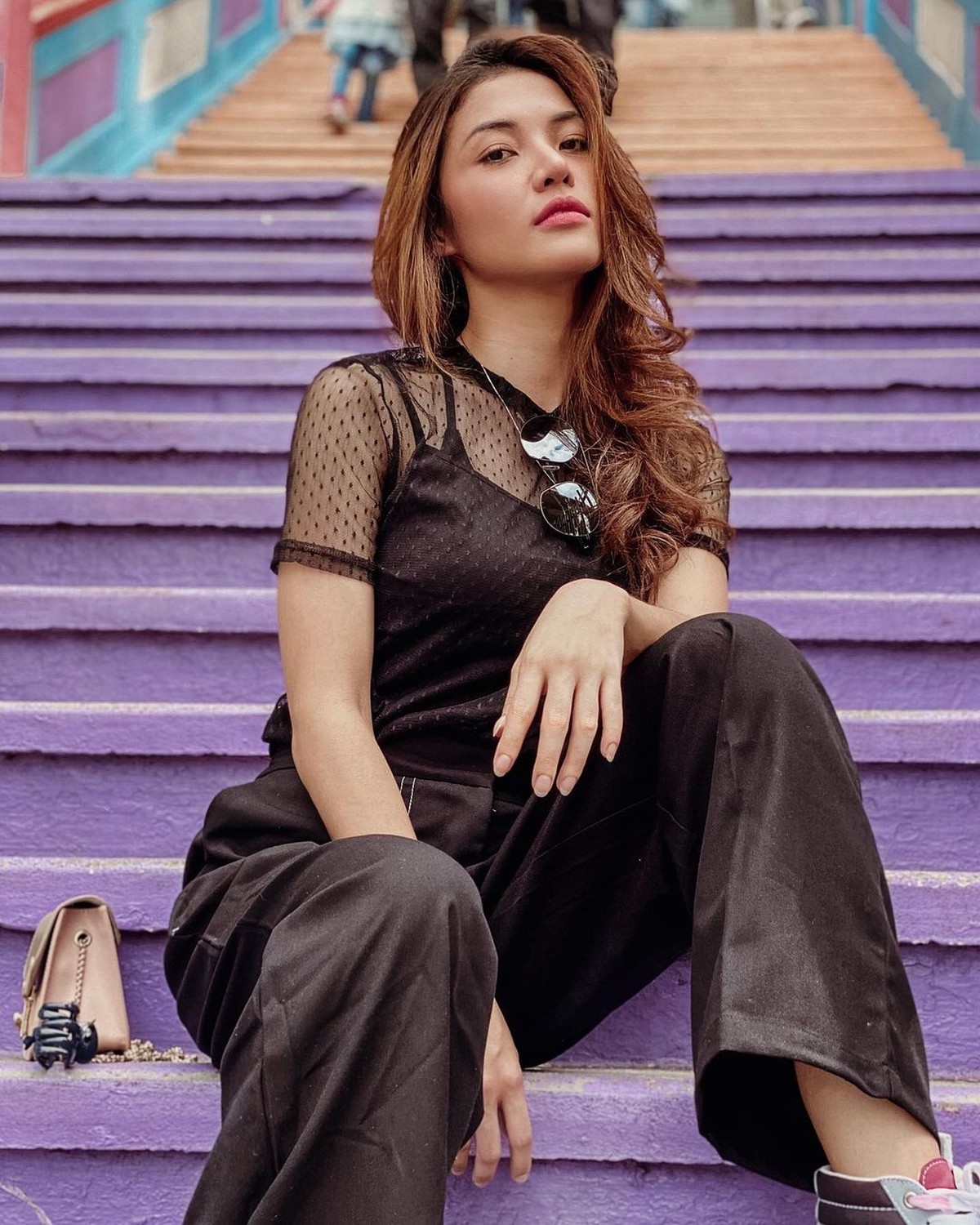 Mezty Mez yang dulunya beragama Islam sekarang pindah dan memeluk agama Kristen&period; Beginilah penampakan Mezty Mez&excl;